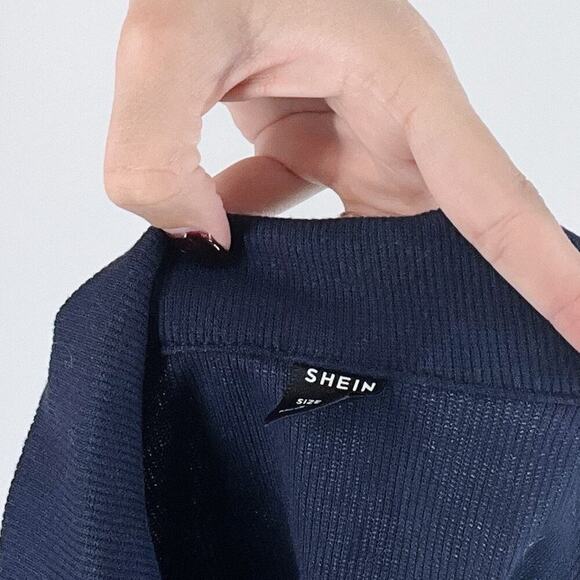 Women's Navy Blue Collared Sleeveless Crop Top Size Small - Picture 3 of 3